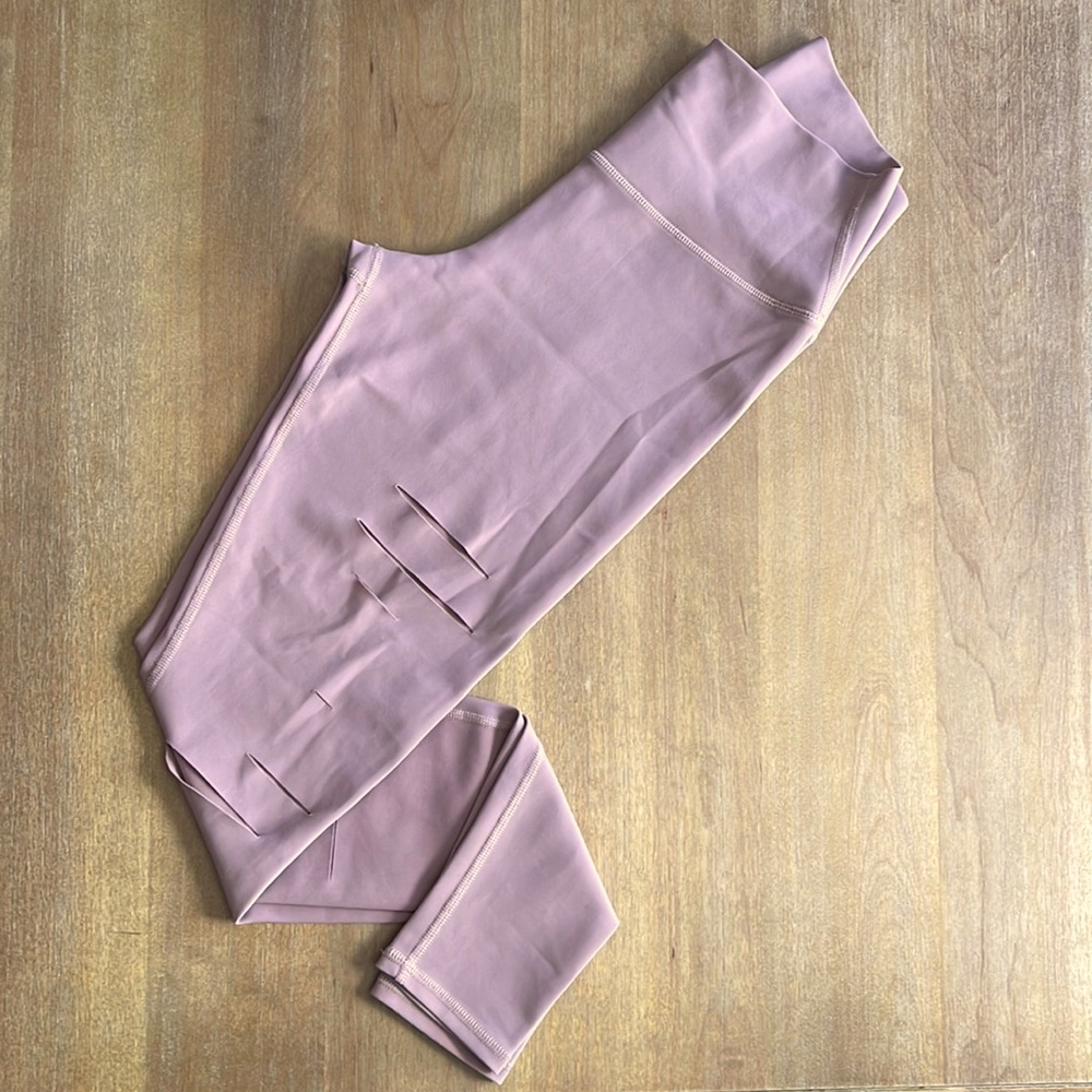 ALO Yoga Ripped Warrior High Waist Legging - Size Small